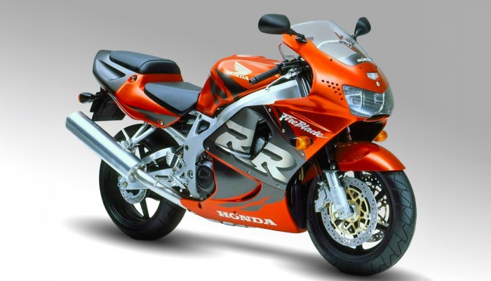 Przegl�d u�ywanych motocykli i skuter�w do 3000 z�. Czy da si� kupi� nie-trupa?