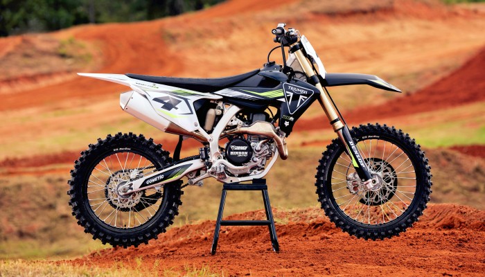 Triumph TF 450-RC. Model opracowany wsplnie z Rickym Carmichaelem wchodzi na rynek