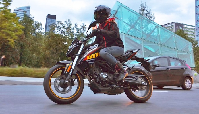 Voge 125R: motocykl dla pocztkujcych. Czy dam mu 