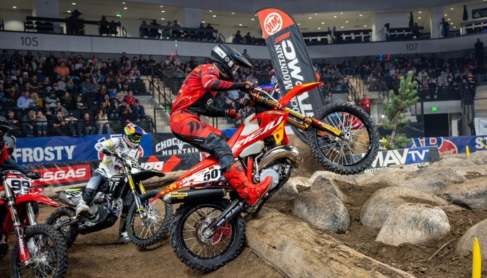 Dominik Olszowy z powodzeniem walczy z najlepszymi podczas Mistrzostw AMA EnduroCrossu