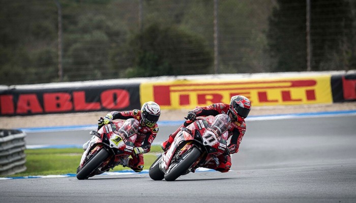 Alvaro Bautista szykuje si� do sezonu 2025. Nicolo Bulega chce zosta� w Ducati, ale stawia warunki