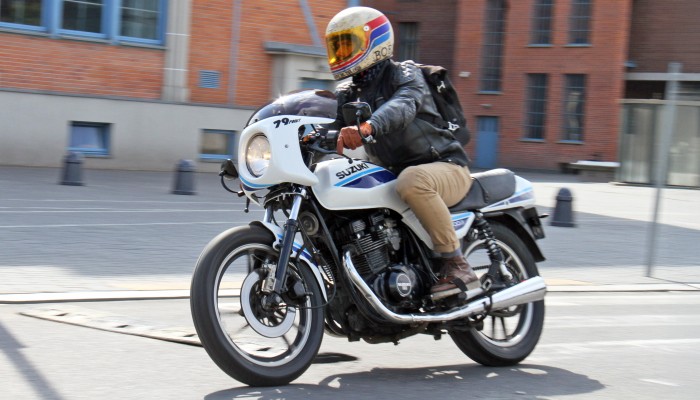 Suzuki GSX 400E. Budetowy motocykl dla  kadego w latach 80. Historia, zdjcia, dane techniczne