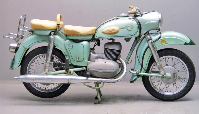 MZ ES, modele 250, 175, 300. Historia Emzetki na Kiwaczce