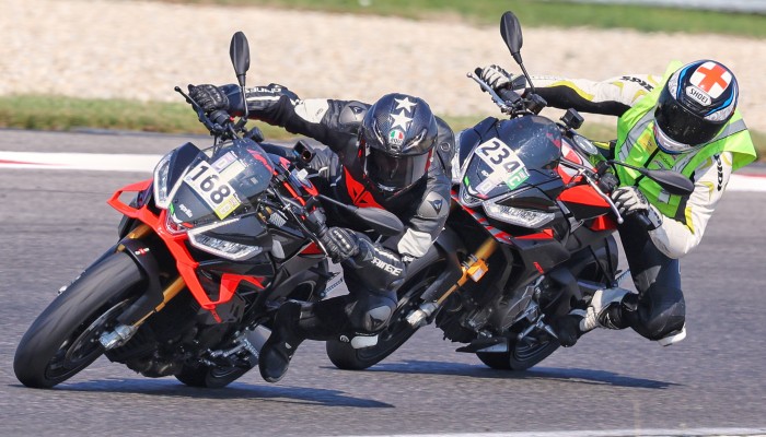 Aprilia Tuono V4 Factory porwnanie z Tuono 660 Factory. Moc, czy masa?