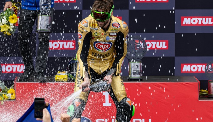 Stefano Manzi Mistrzem wiata Supersport. Spenione marzenie przed awansem do World Superbike