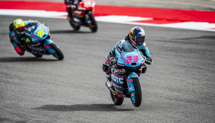 Maximo Quiles wygrywa wycig Moto3 o Grand Prix Portugalii. W klasyfikacji generalnej po staremu