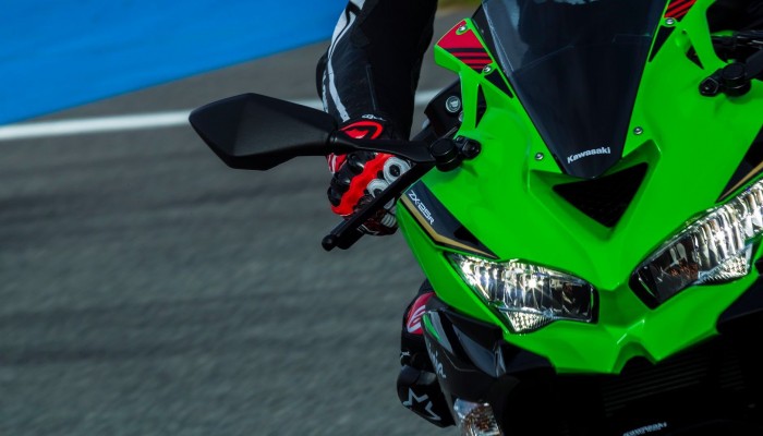 Kawasaki ZX 25R Ninja 453 z