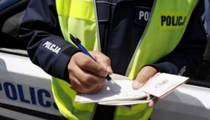 mandaty policja 77 z