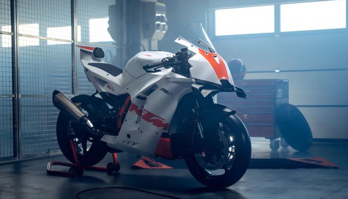 KTM 990 RC R Track 4 z