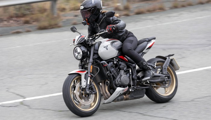 Triumph Trident 800 2026 test akcja z