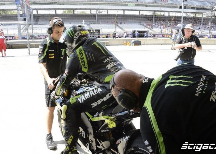 Crutchlow pitstop