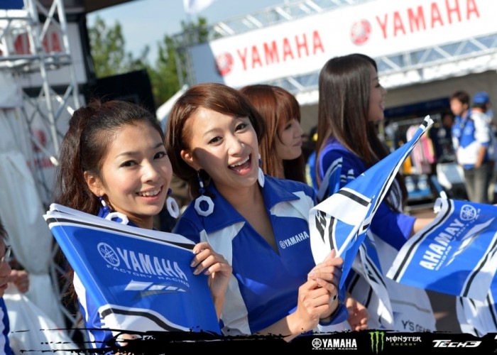 Factory Yamaha paddock girls motegi