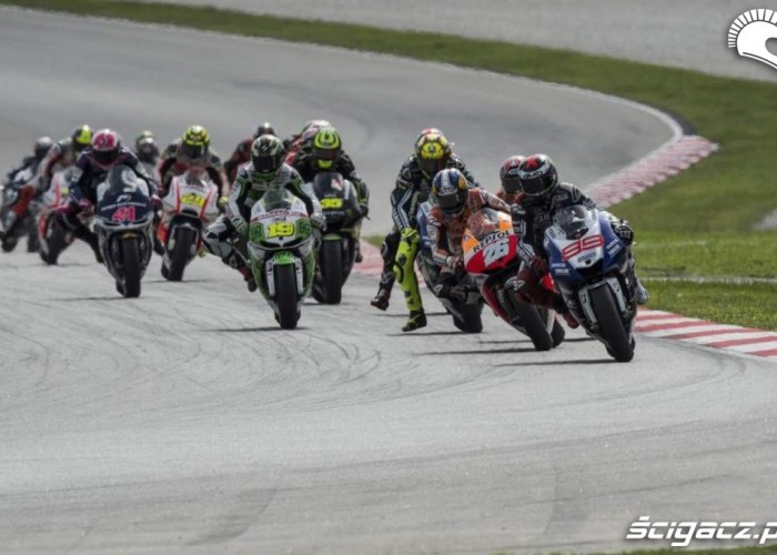 Poczatek Moto Grand Prix Malezji 2013