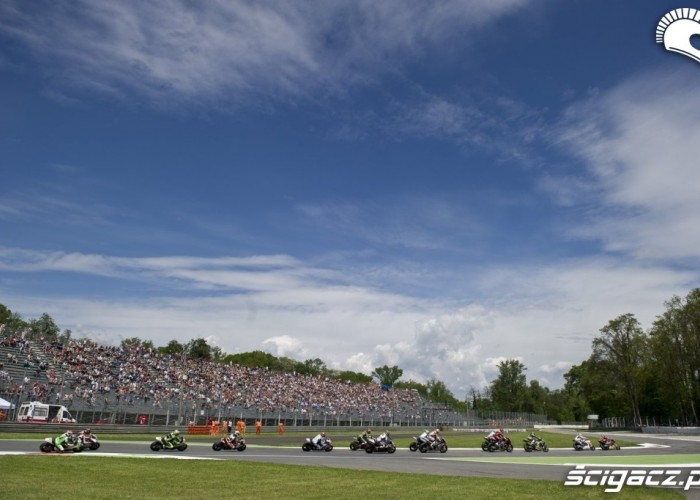 Pierwsza szykana WSBK Supersport Monza 2013