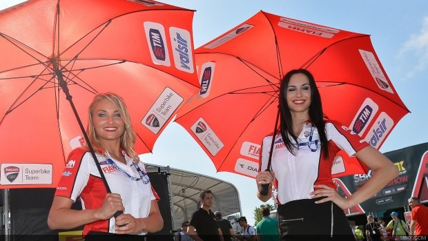 dziewczyny z parasolami girls sbk misano 2014