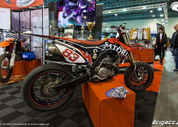 Wystawa motocykli i skuterow Moto Expo 2017 Honda Supermoto