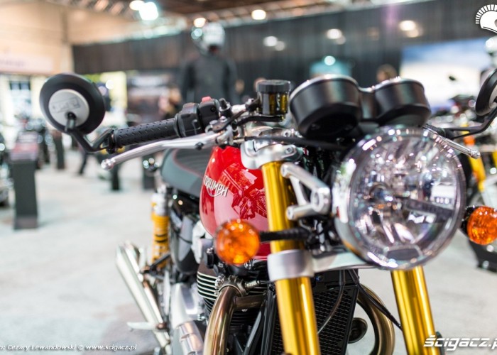 Wystawa motocykli i skuterow Moto Expo 2017 lampa triumph