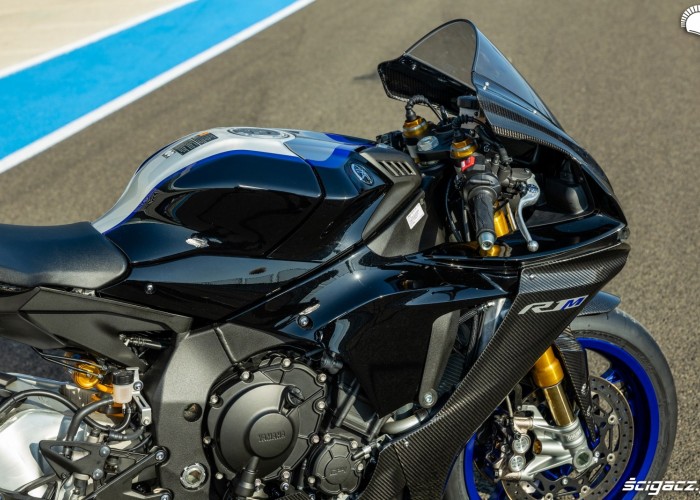 Yamaha R1 M 2020 detale 11