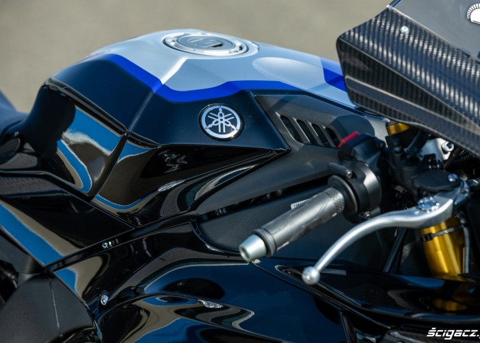 Yamaha R1 M 2020 detale 24
