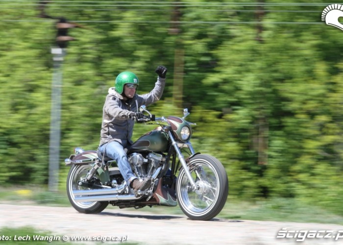 02 Harley Davidson Dyna Super Glide Custom akcja