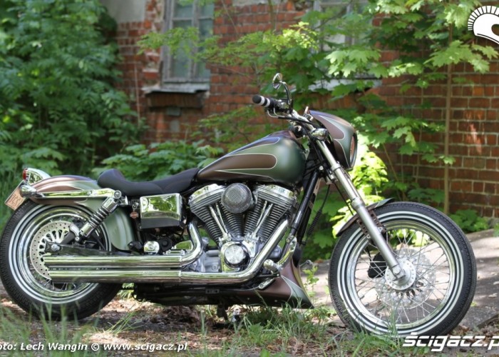 29 Harley Davidson Dyna Super Glide Custom 2004