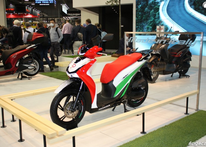 256 made in italy skuter EICMA 2021