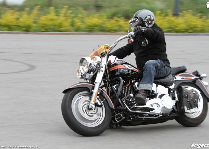 02 Harley Davidson Fat Bob custom jazda