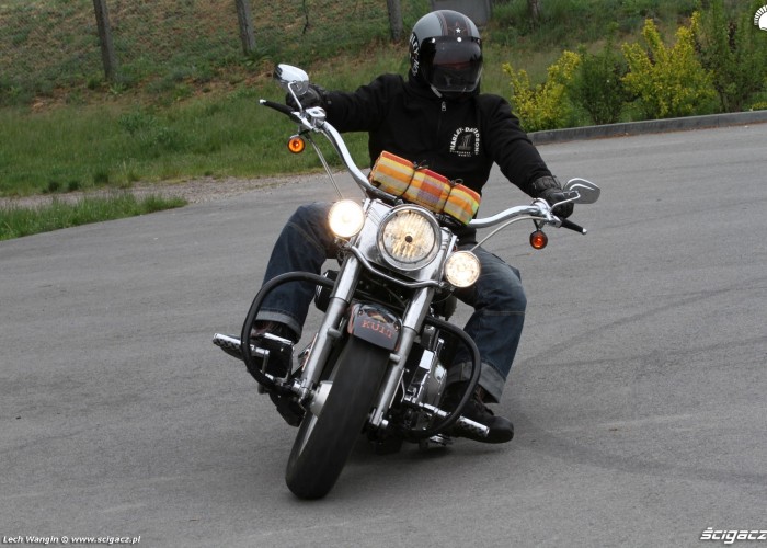 03 Harley Davidson Kazik na drodze