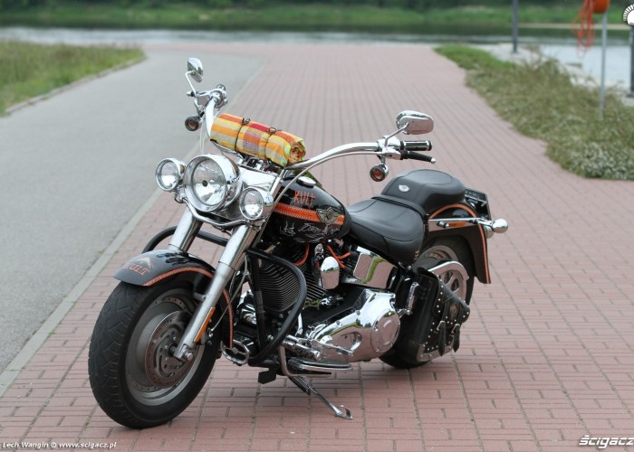 18 Harley Davidson Fat Bob Kazik custom przod