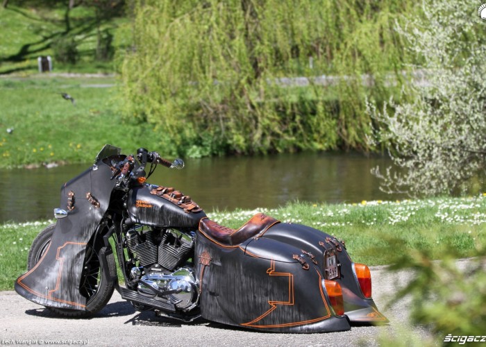 32 Harley Davidson Sportster 1200 Led Sled custom