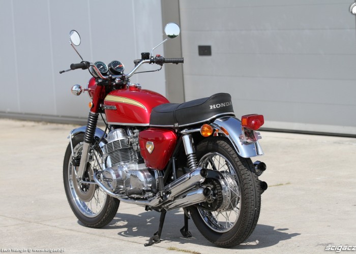 05 Honda CB 750 Four przelomowy motocykl