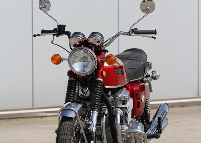 20 Honda CB 750 Four przod