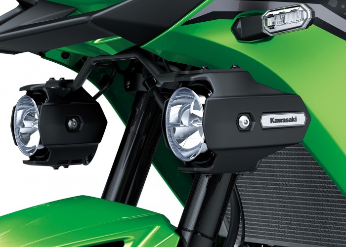 36 Kawasaki Versys 650 2022 reflektory