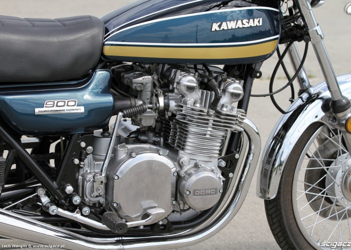 14 Kawasaki Z1 silnik