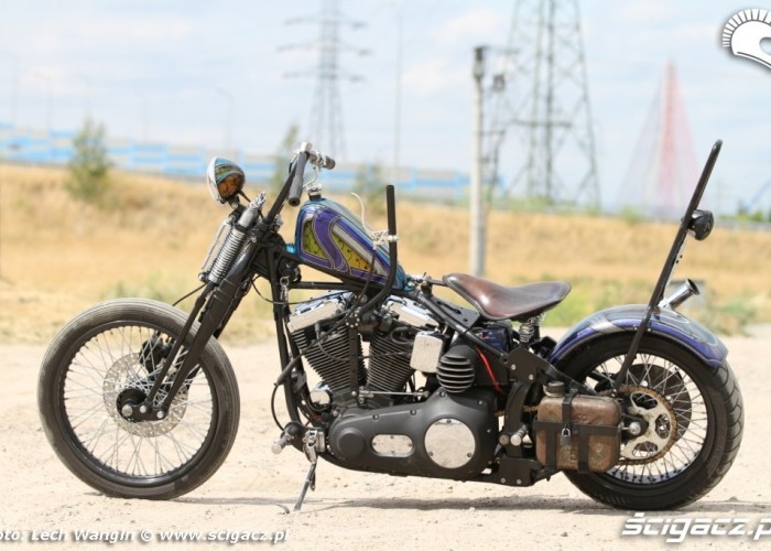 12 Harley Davidson Softail Evo Custom lewa