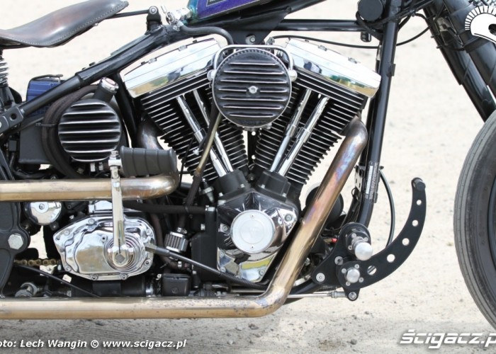 18 Harley Davidson Softail Evo Custom widlak