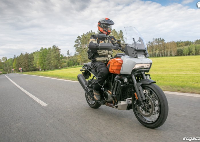 53 Harley Davidson 1250 Pan America 2021 test motocykla