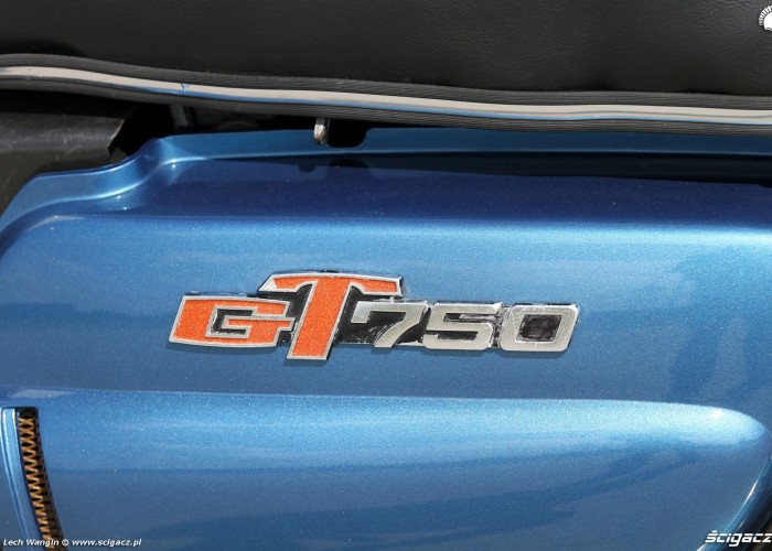 11 Suzuki GT 750 boczek