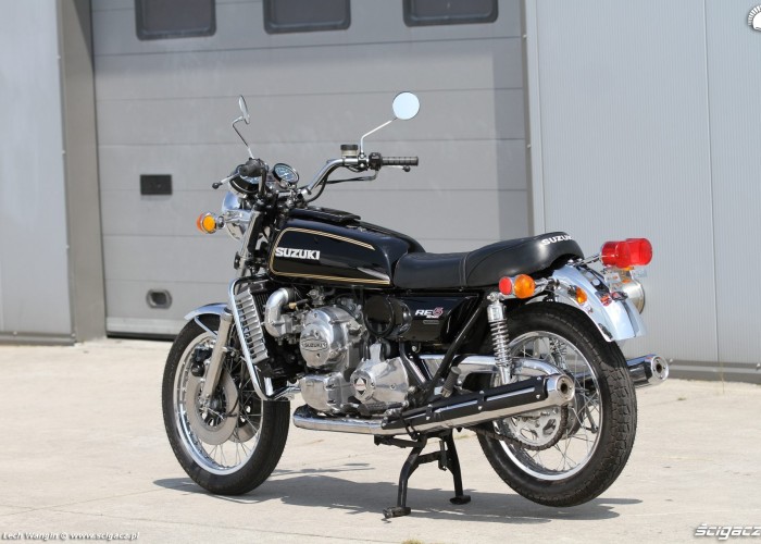 17 Suzuki RE 5 klasyczny motocykl