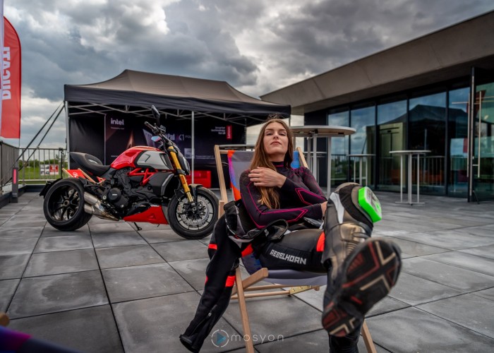 06 Testy prasowe Ducati Monster 2021