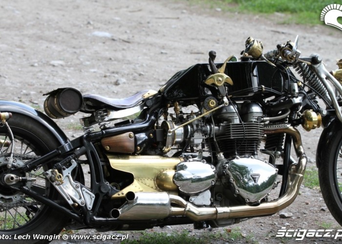 34 Triumph Bonneville America custom motor