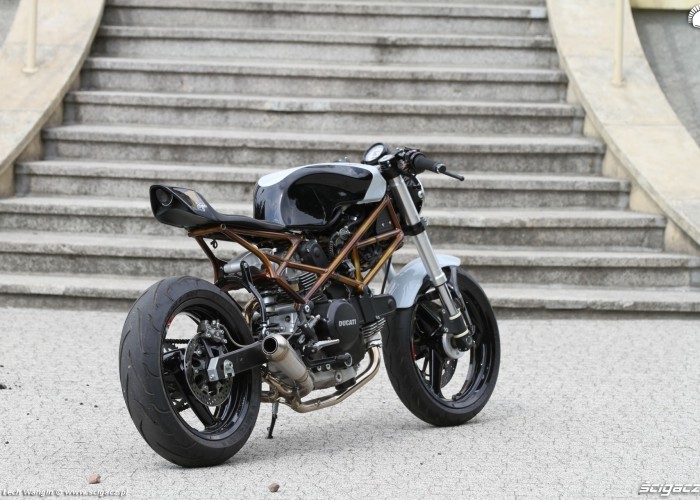 12 Ducati Monster 600 wersji custom