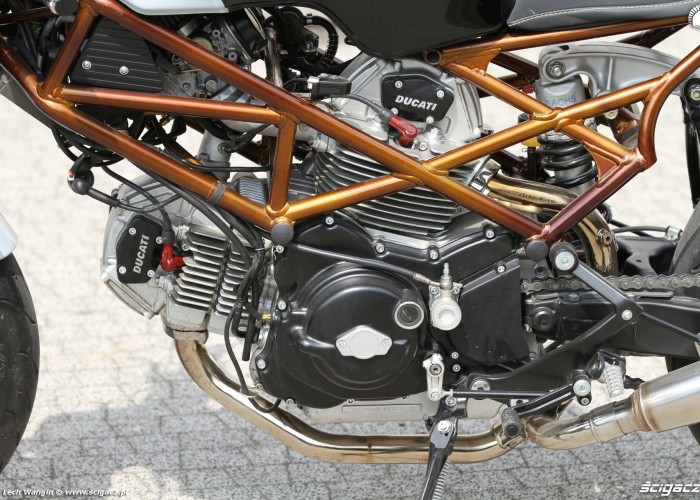 23 silnik Ducati Monster 600 wersji custom