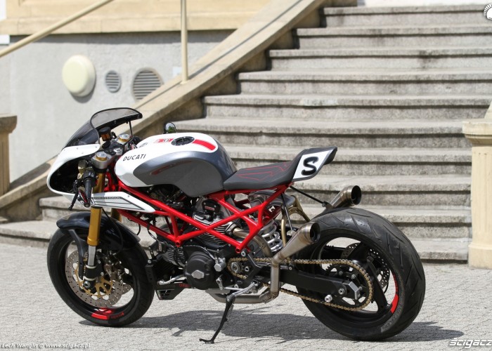 38 Ducati Monster 600 wersji custom
