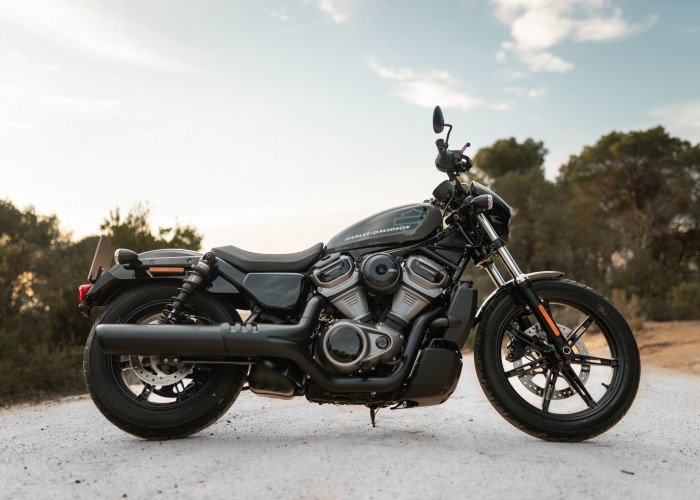 14 Harley Davidson Nightster 2022 black