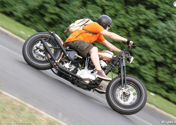 02 Harley Davidson Knucklehead custom w akcji