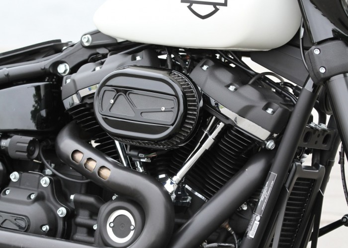 14 Harley Davidson Fat Bob detale z bliska custom