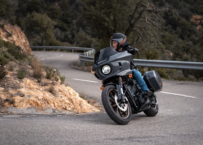 37 Harley Davidson Low Rider ST test
