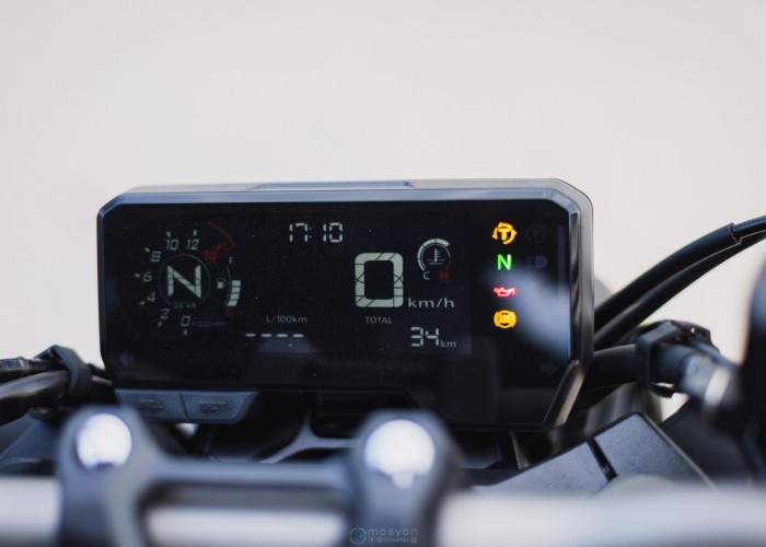 16 Honda CB 650R zegary