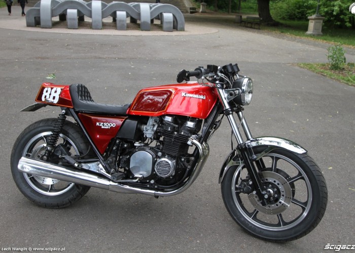 09 Kawasaki KZ 1000 ST prawy bok